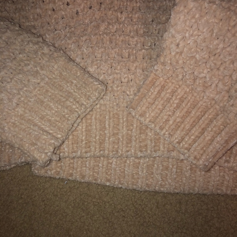 Cropped Sweater - Picture 5 of 5